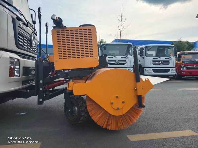 天錦多功能除雪融冰車